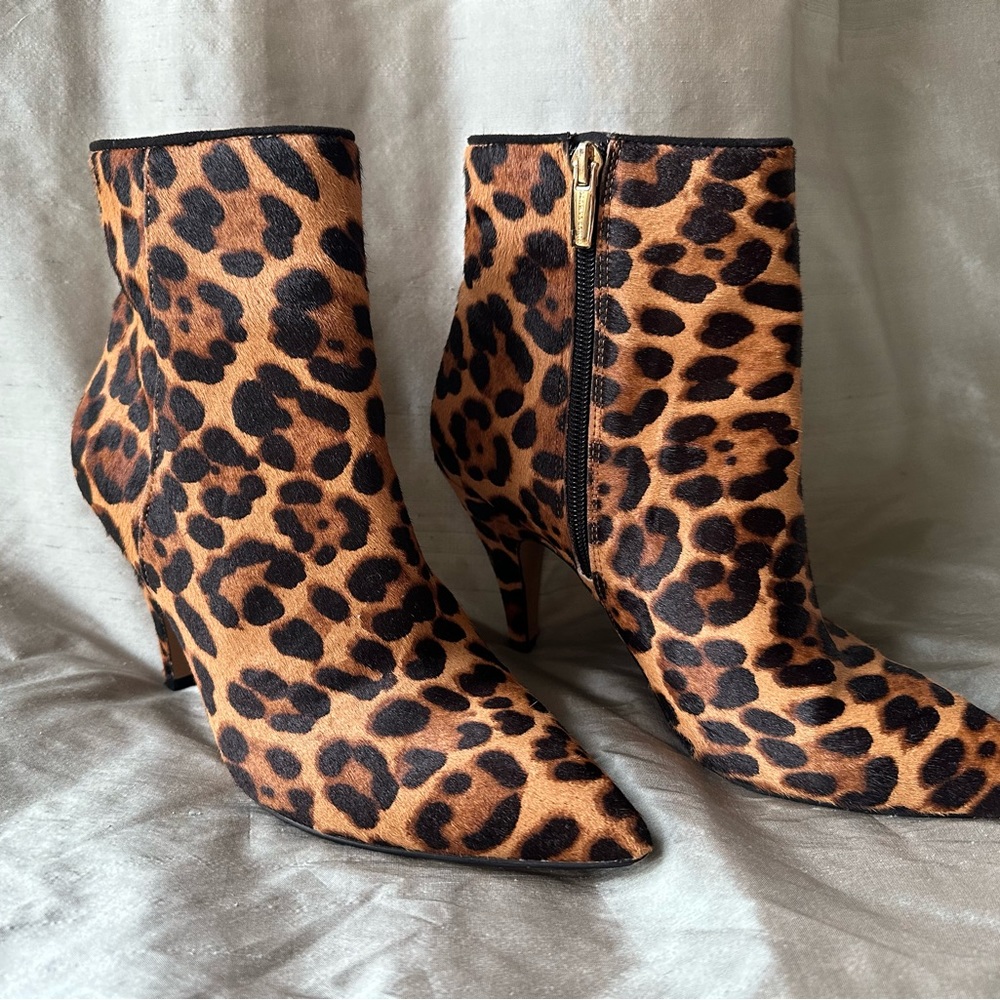 Like New Vince Camuto Leopard Hide Boots